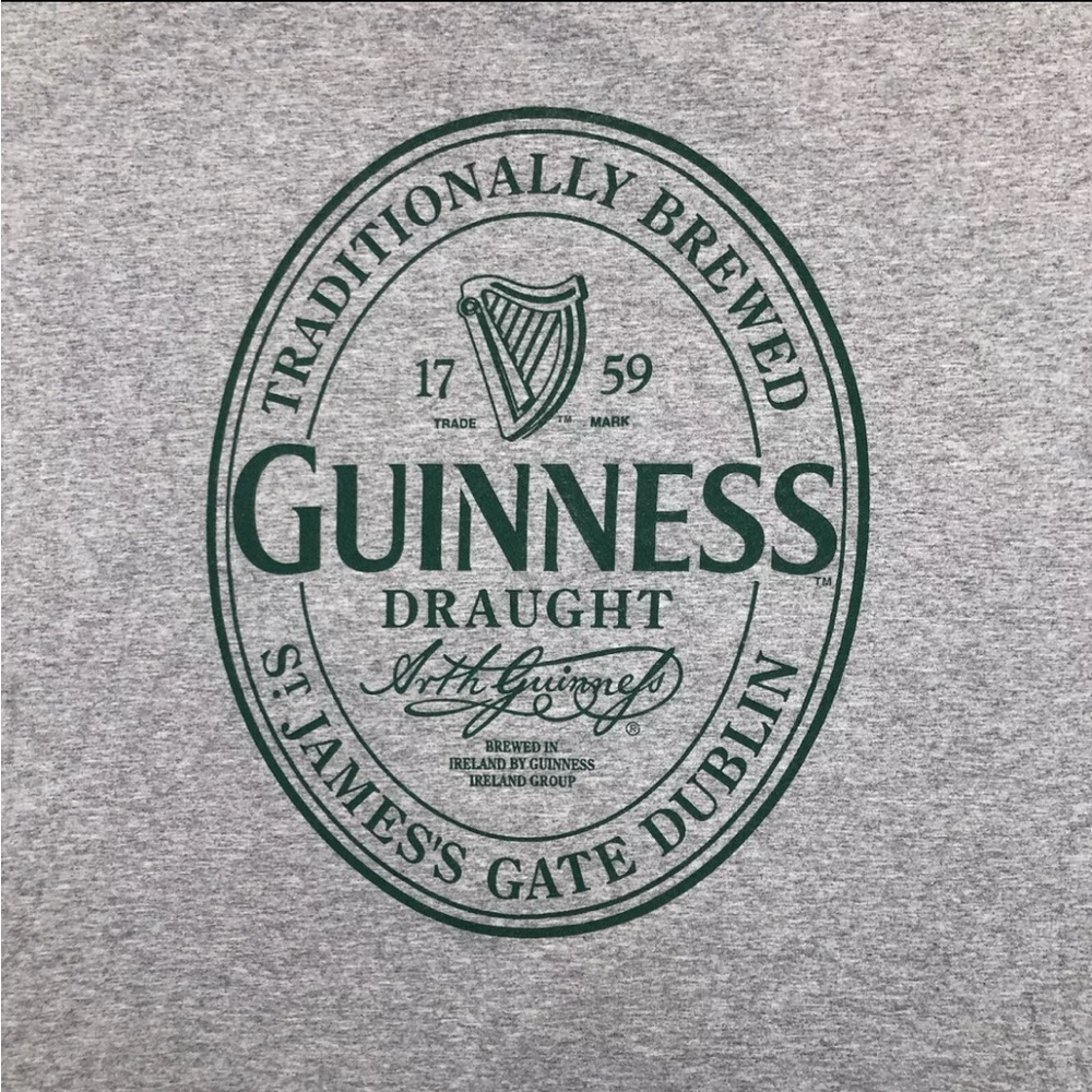 COPY - Guinness t shirt Men’s XXL Gray Logo Center Logo
